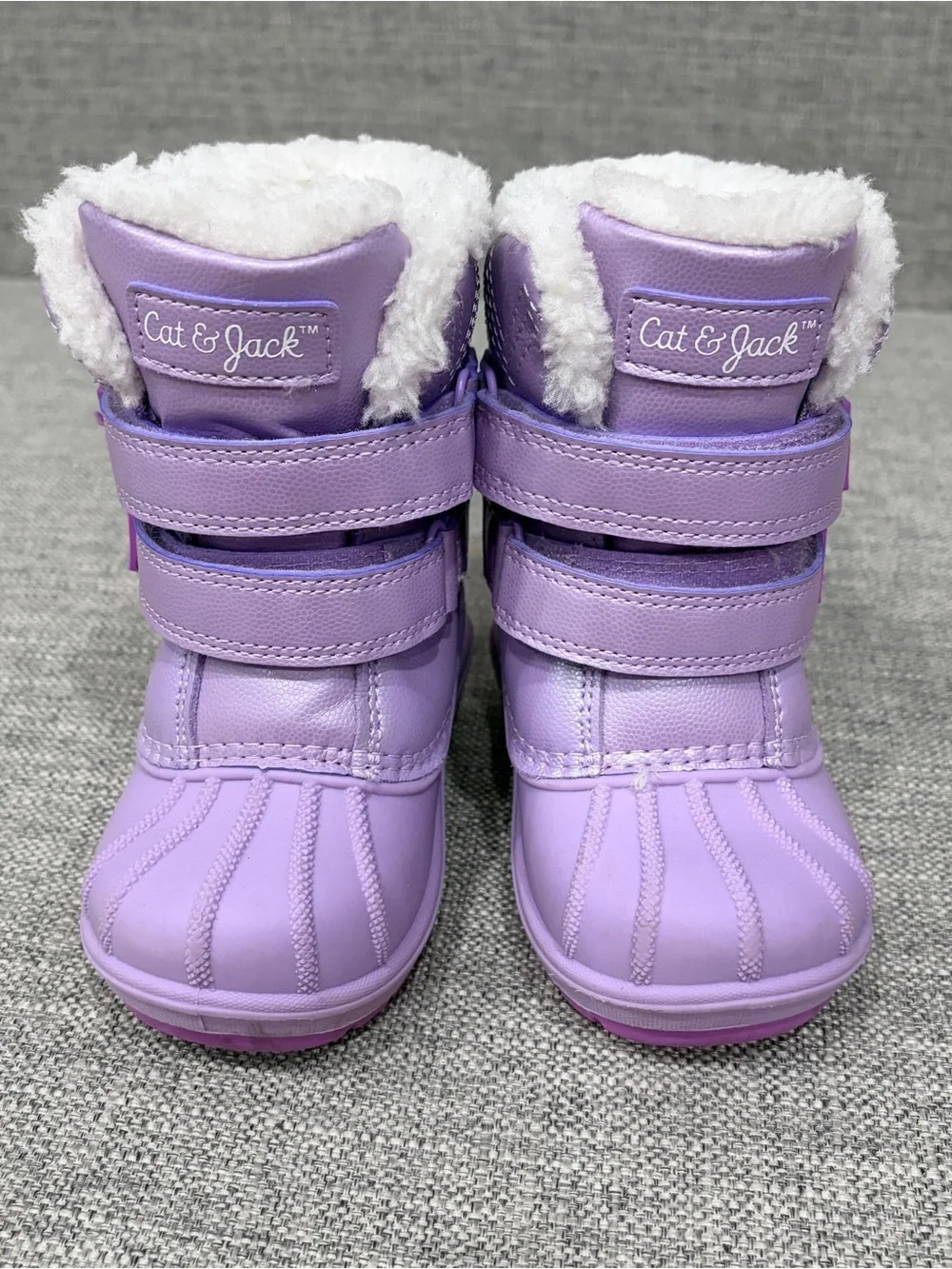Cat & Jack size 6 snow boots EUC